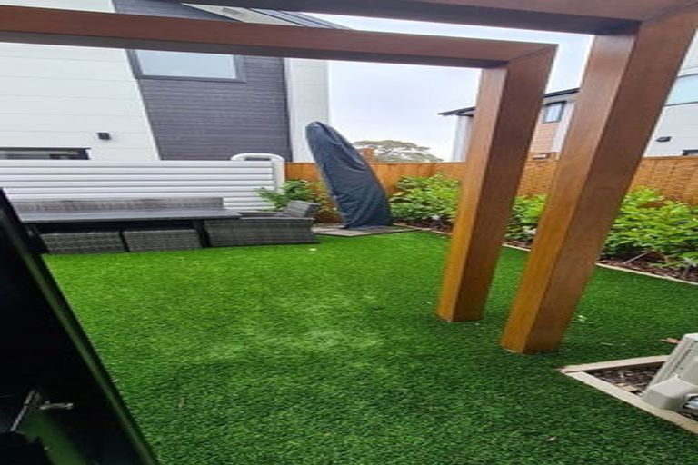 Photo of property in 10/41 Kervil Avenue, Te Atatu Peninsula, Auckland, 0610