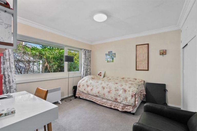 Photo of property in 16 Stormont Place, Avonhead, Christchurch, 8042