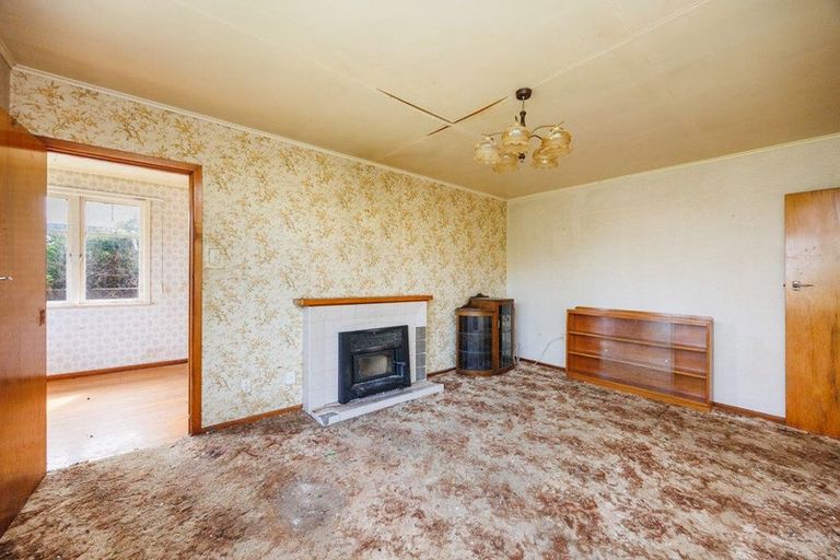 Photo of property in 15 Peters Avenue, Cloverlea, Palmerston North, 4412