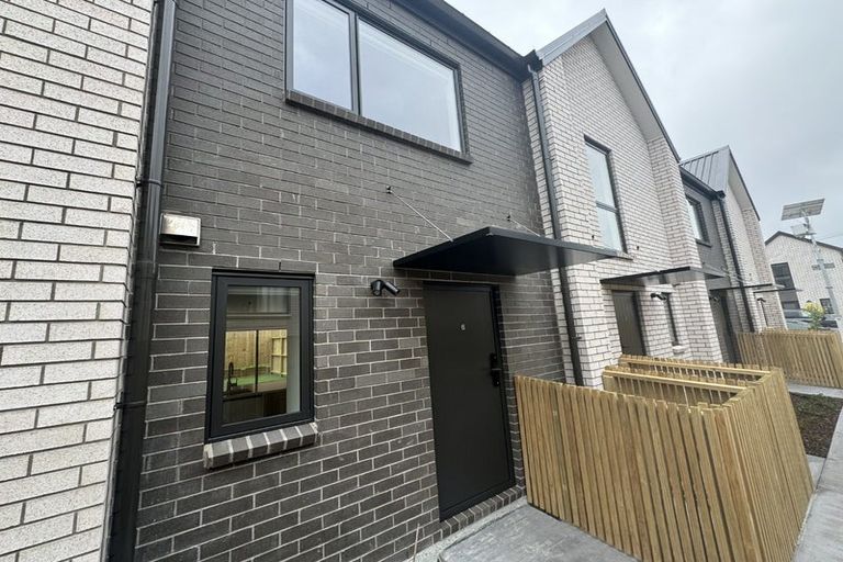 Photo of property in 4/3 Eskdale Road, Birkdale, Auckland, 0626