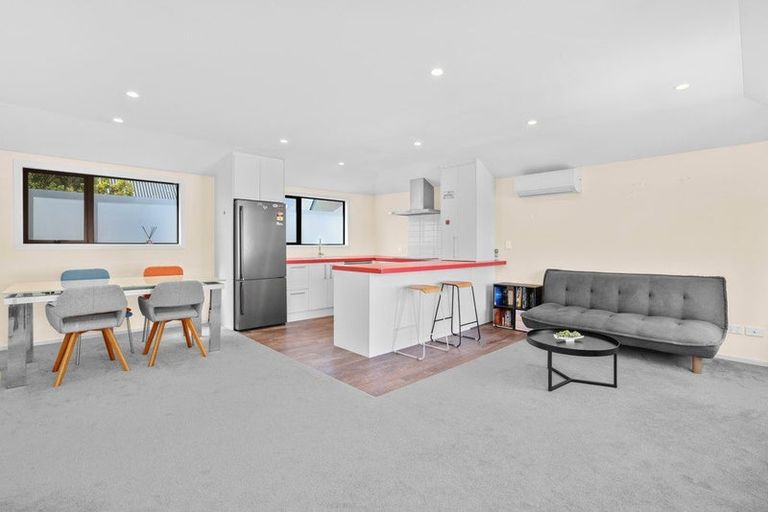 Photo of property in 2/4 Nova Place, Christchurch Central, Christchurch, 8011
