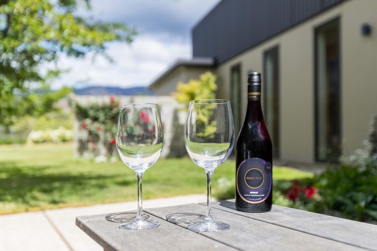 Photo of property in 138 Hall Road, Bannockburn, Cromwell, 9384