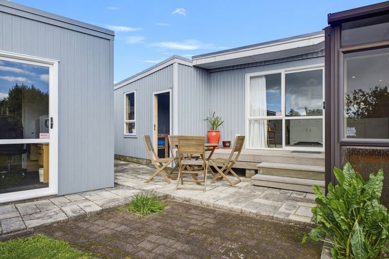 Photo of property in 205 Mangorei Road, Merrilands, New Plymouth, 4312