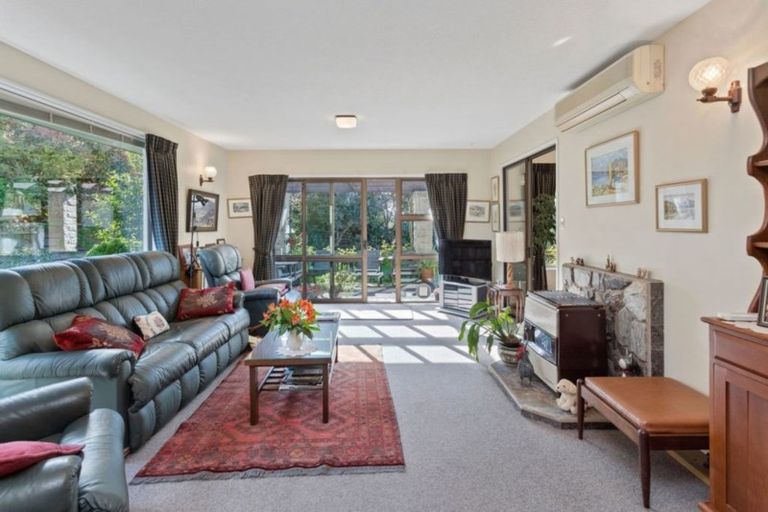 Photo of property in 8 Bankview Place, Amberley, 7410