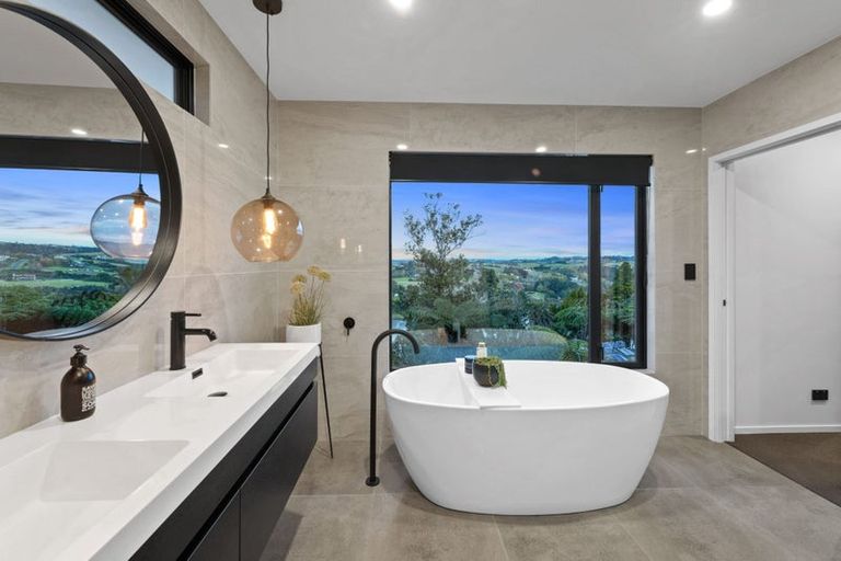 Photo of property in 175 Sandspit Road, Shelly Park, Auckland, 2014