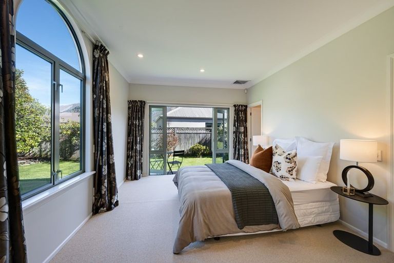 Photo of property in 2 Pearl Lane, Arrowtown, 9302