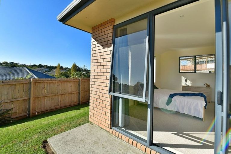 Photo of property in 56 Rivervale Grove, Stanmore Bay, Whangaparaoa, 0932
