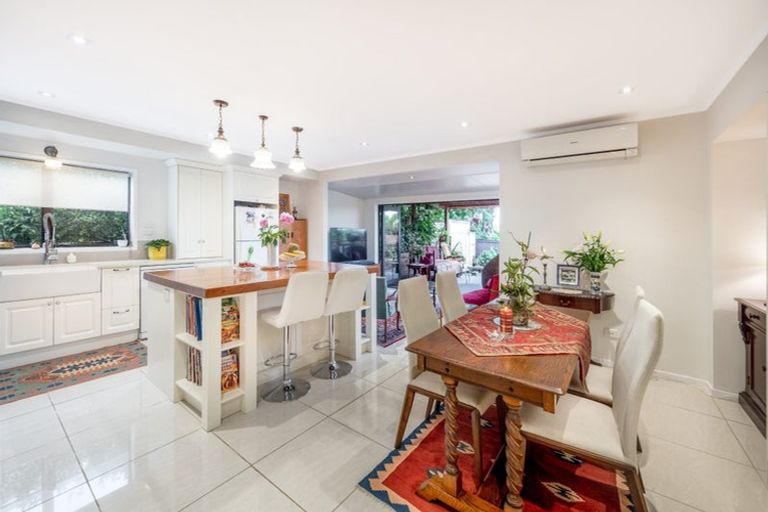 Photo of property in 10 Padfield Place, Sunnyhills, Auckland, 2010