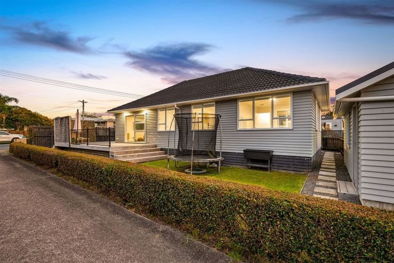 Photo of property in 16 Tapu Road, Huapai, Kumeu, 0810