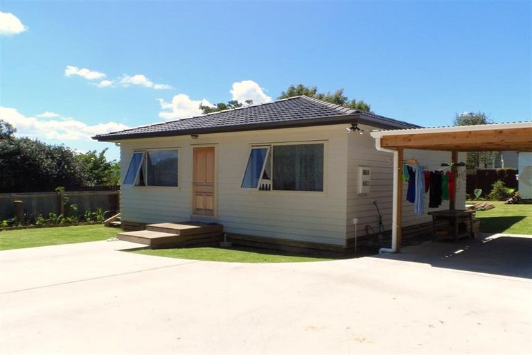 Photo of property in 613 Massey Road, Mangere, Auckland, 2022