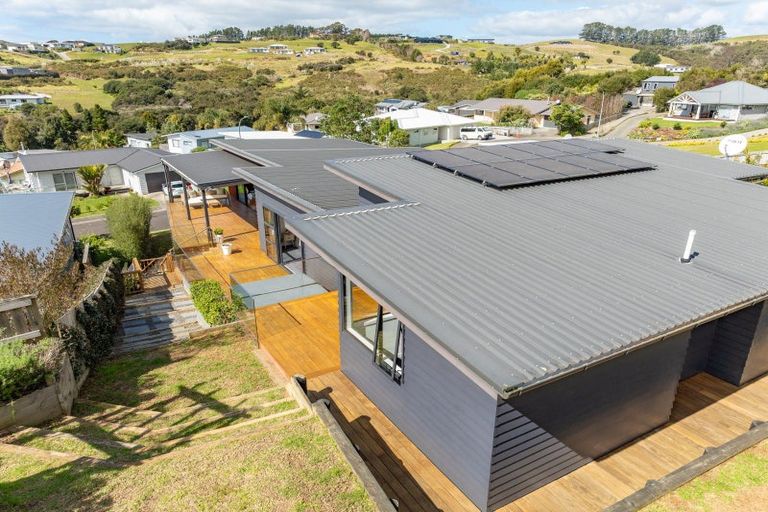 Photo of property in 5 Frangipani Street, Cable Bay, 0420