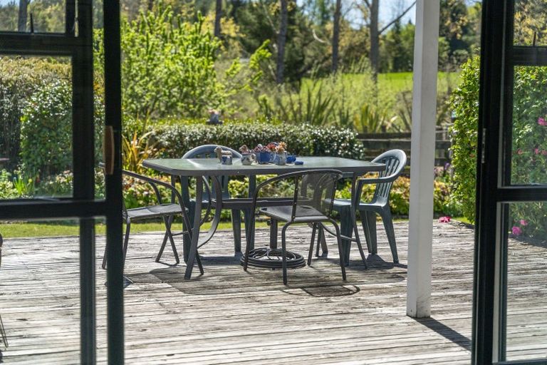 Photo of property in 906 Tukairangi Road, Acacia Bay, Taupo, 3385
