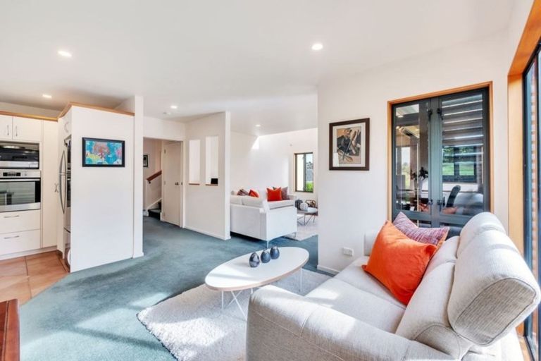 Photo of property in 6 Shannon Place, Torbay, Auckland, 0630