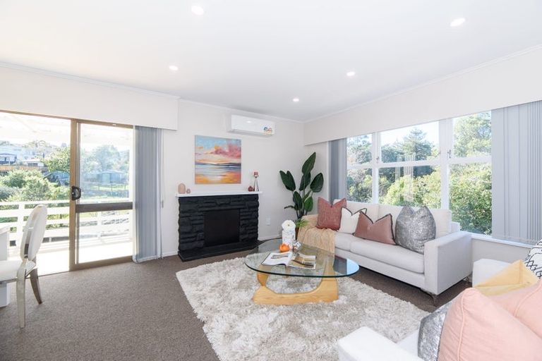 Photo of property in 117 Godley Road, Green Bay, Auckland, 0604