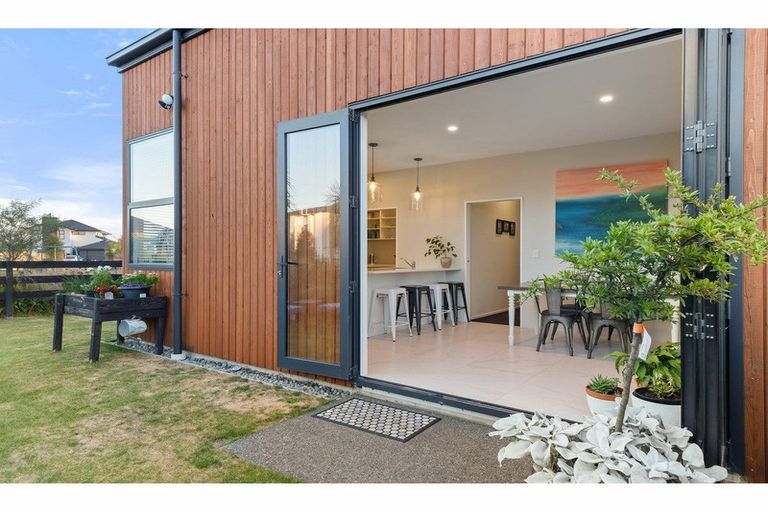 Photo of property in 12 Dow Square, Wigram, Christchurch, 8025