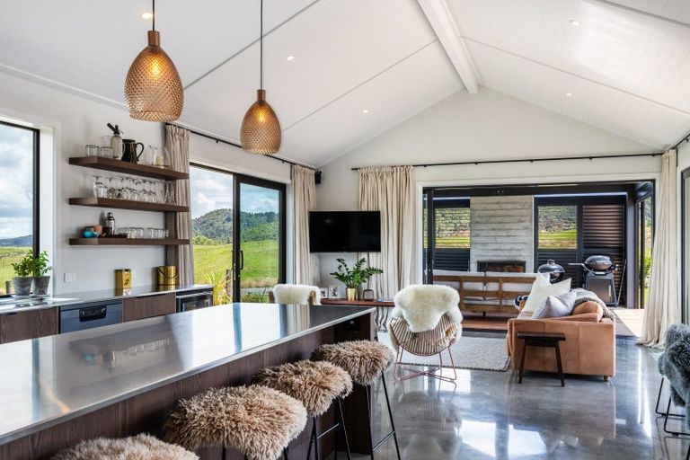 Photo of property in 16 Durmast Place, Kinloch, Taupo, 3377