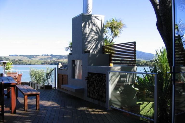 Photo of property in 44 Kaitoke Street, Raglan, 3225