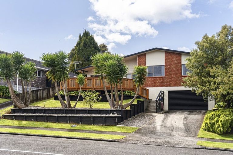 Photo of property in 100 Heta Road, Highlands Park, New Plymouth, 4312