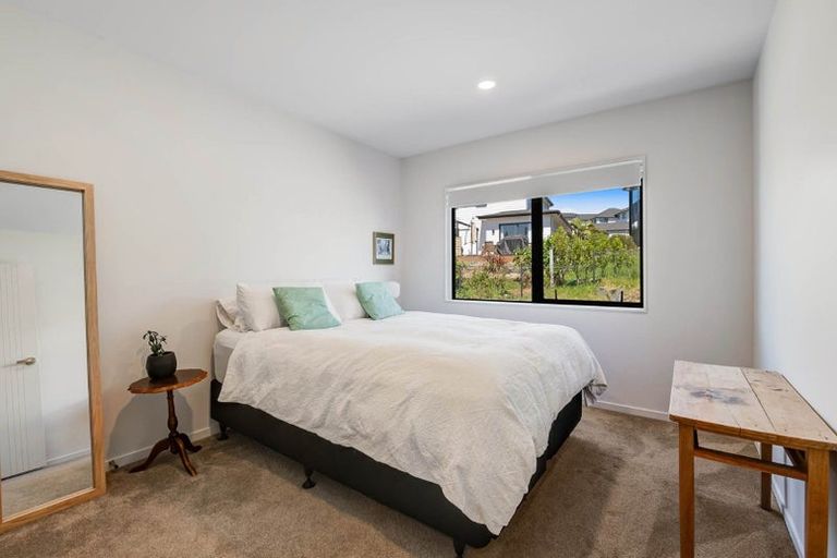 Photo of property in 14 Arran Point Parade, Orewa, 0931