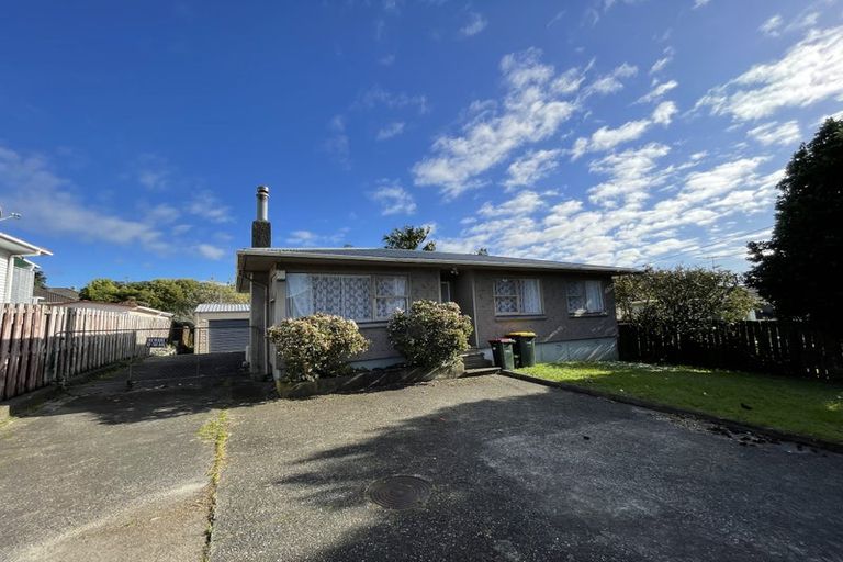 Photo of property in 108 Tirimoana Road, Te Atatu South, Auckland, 0602