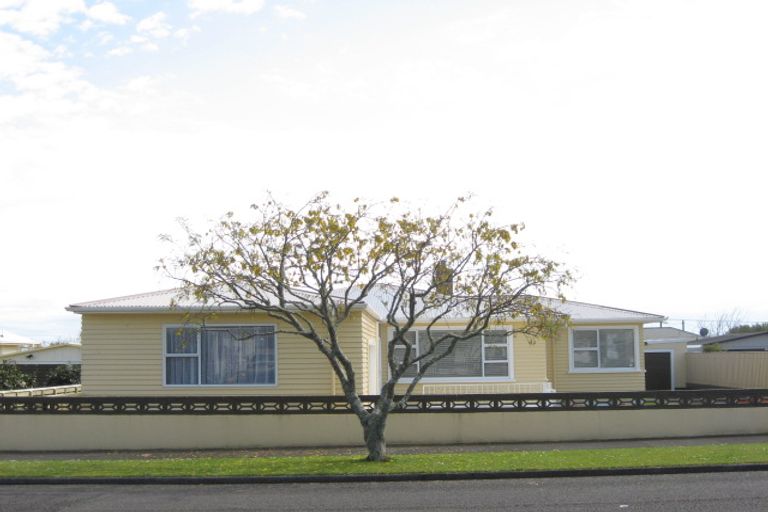 Photo of property in 25 Cowling Road, Hurdon, New Plymouth, 4310