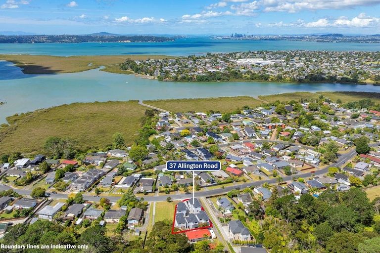 Photo of property in 37c Allington Road, Massey, Auckland, 0614