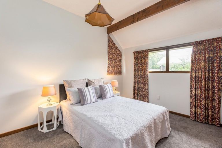 Photo of property in 270 Memorial Avenue, Burnside, Christchurch, 8053