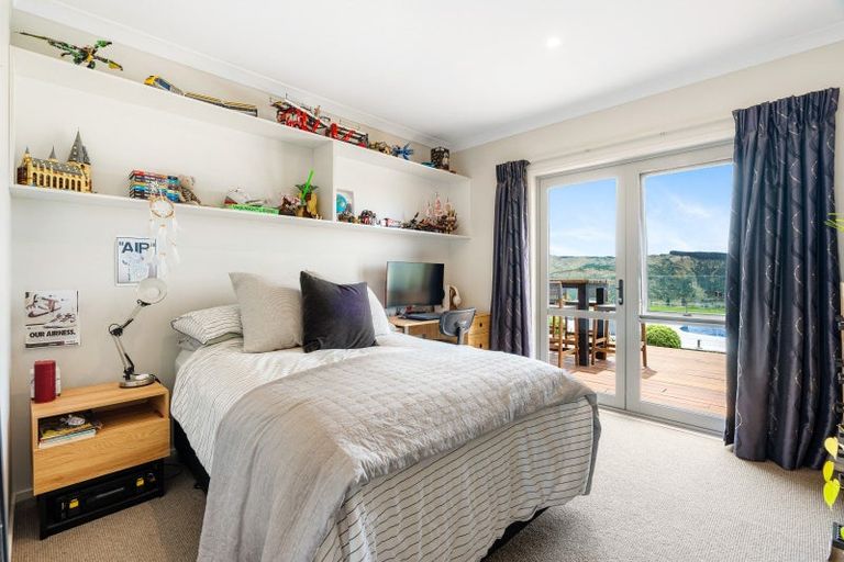 Photo of property in 92 Eskridge Drive, Eskdale, Napier, 4182