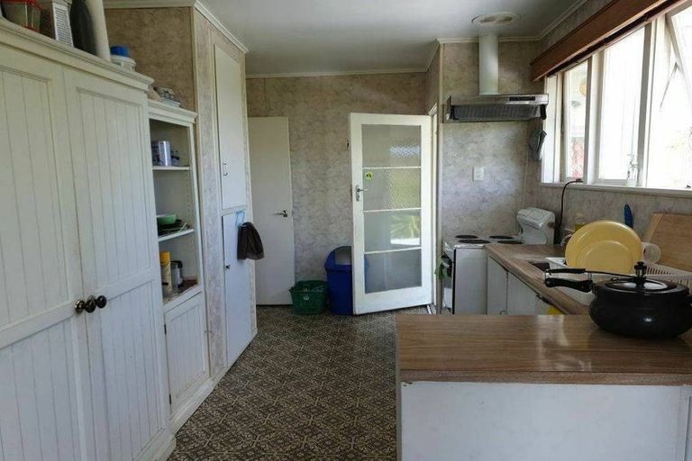 Photo of property in 4 Cypress Place, Sunnynook, Auckland, 0620