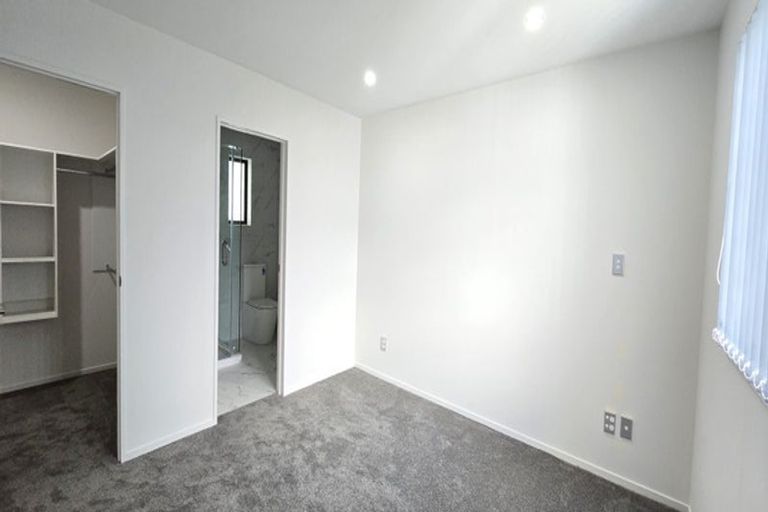 Photo of property in 8b Nield Road, Manurewa, Auckland, 2102