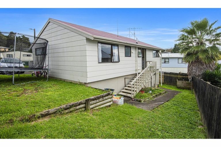 Photo of property in 8a Logan Place, Te Kamo, Whangarei, 0112