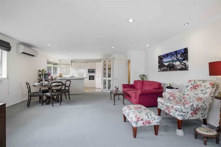 Photo of property in 114g Sandspit Road, Waiuku, 2123