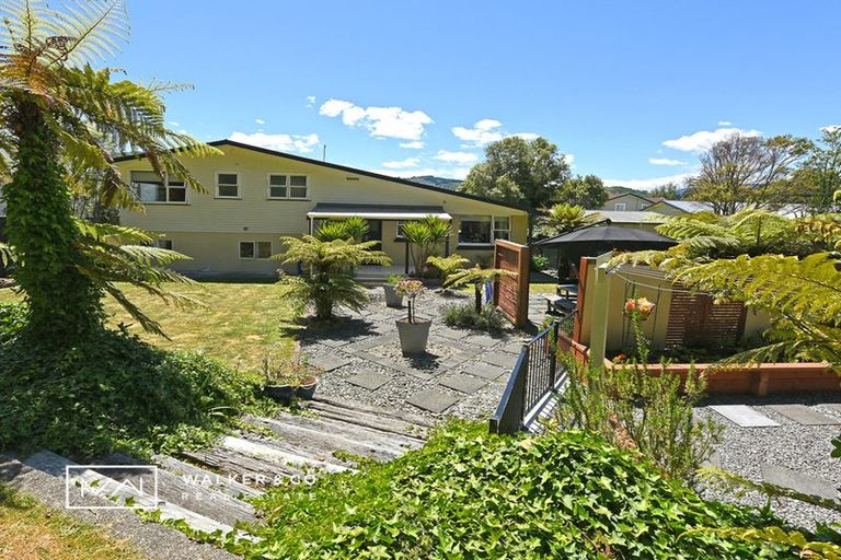 Photo of property in 2 Mccarthy Grove, Clouston Park, Upper Hutt, 5018
