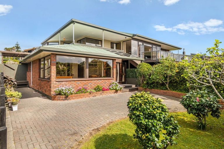 Photo of property in 146 Pacific Parade, Army Bay, Whangaparaoa, 0930