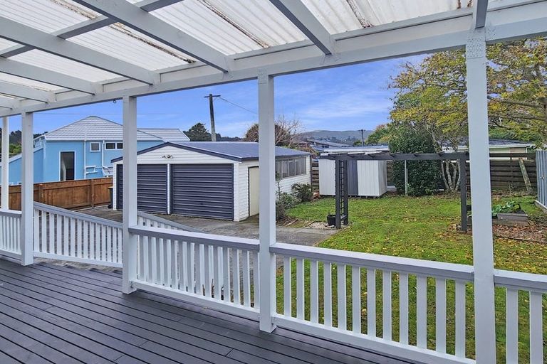 Photo of property in 25 Manuka Street, Stokes Valley, Lower Hutt, 5019