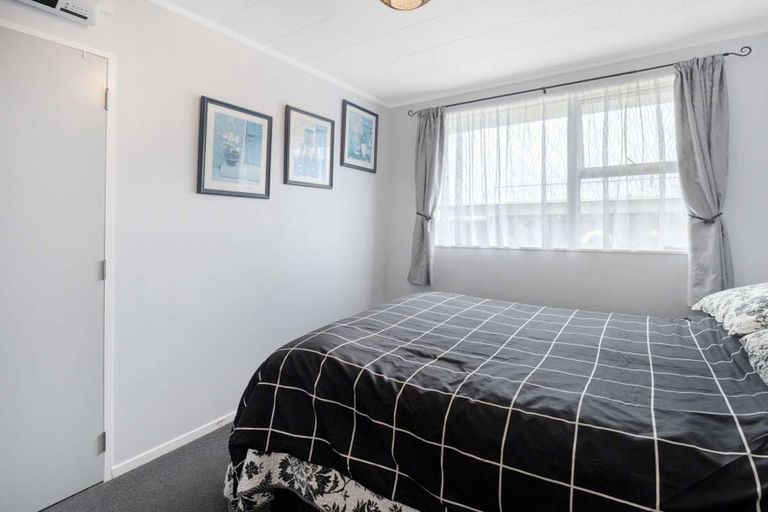 Photo of property in 31 Cross Street, Castlecliff, Whanganui, 4501