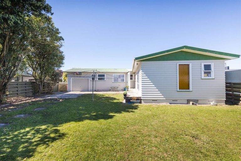 Photo of property in 12 Leslie Avenue, Cloverlea, Palmerston North, 4412
