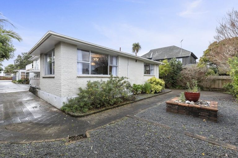 Photo of property in 52a Queens Grove, Hutt Central, Lower Hutt, 5010