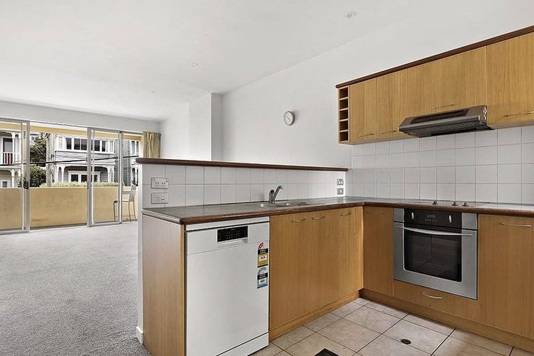 Photo of property in 193 Tasman Street, Mount Cook, Wellington, 6021