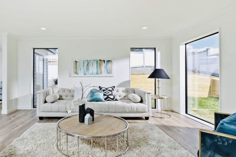 Photo of property in 15 Para Close, Fairview Heights, Auckland, 0632