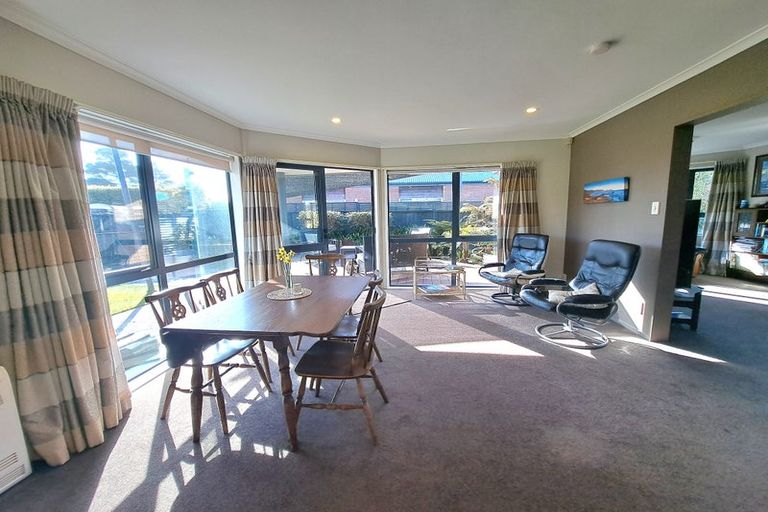Photo of property in 17 Orlando Crescent, Waimairi Beach, Christchurch, 8083