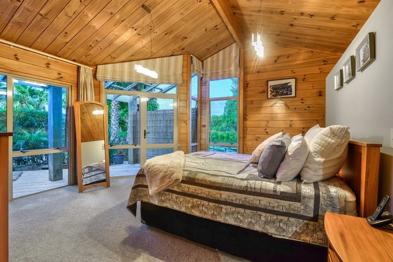 Photo of property in 136 Oraha Road, Kumeu, 0892