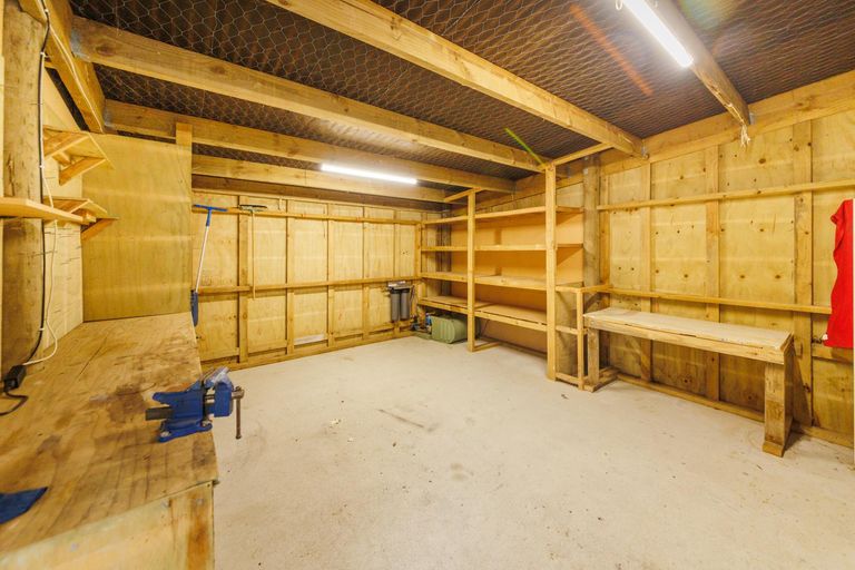 Photo of property in 71 County Heights Drive, Aokautere, Palmerston North, 4471