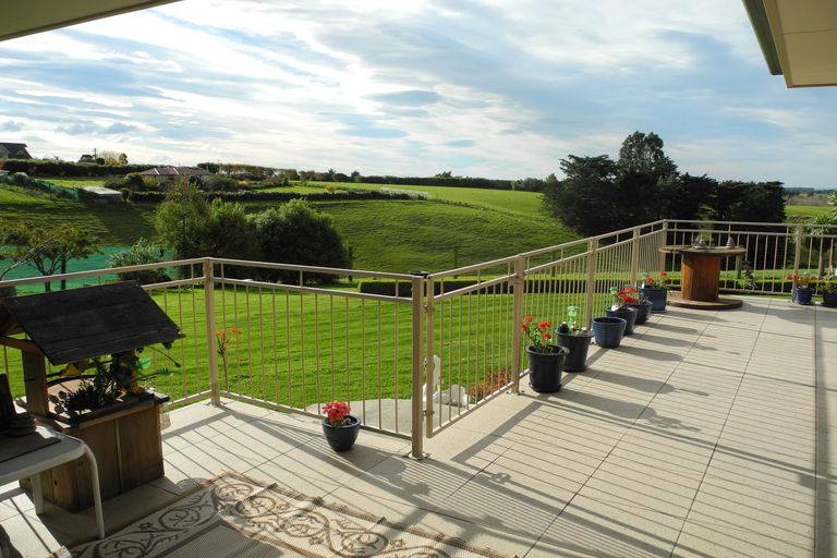 Photo of property in 151 Garlands Road, Waimate, 7979