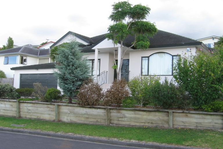 Photo of property in 5 Rubens Lane, West Harbour, Auckland, 0618