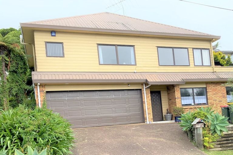 Photo of property in 1/7 Colmar Road, Mellons Bay, Auckland, 2014