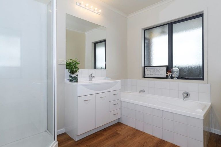 Photo of property in 74 Kinloch Way, Bethlehem, Tauranga, 3110