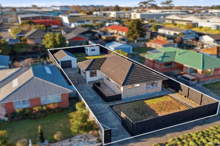 Photo of property in 51 Bickerton Street, Wainoni, Christchurch, 8061