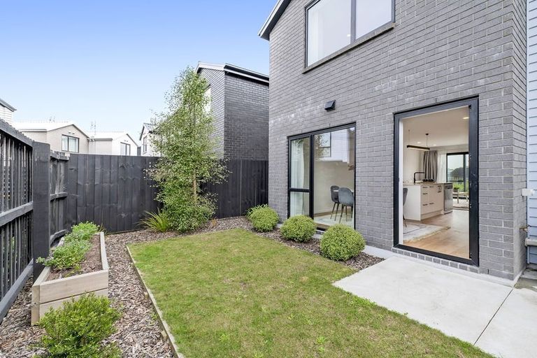 Photo of property in 12 Miromiro Street, Broomfield, Christchurch, 8042