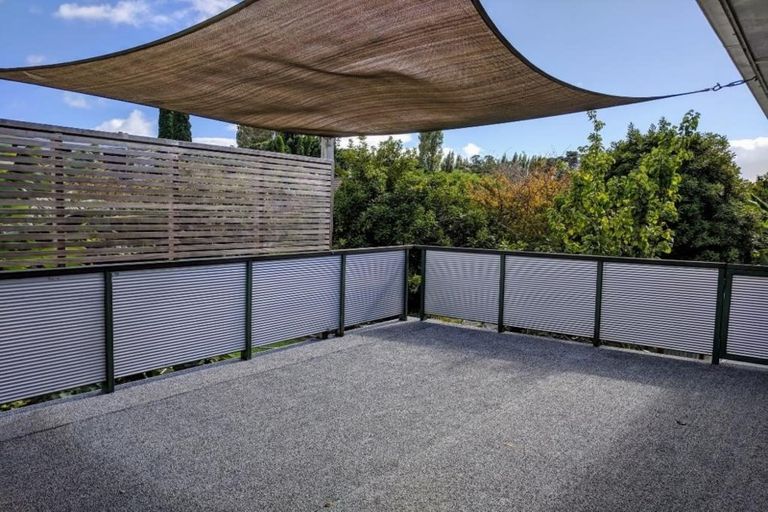 Photo of property in 6 Bellcroft Place, Belmont, Auckland, 0622